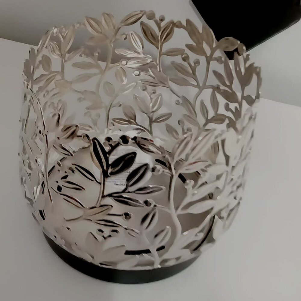 Bath and Body Works Candle 3 wick holder